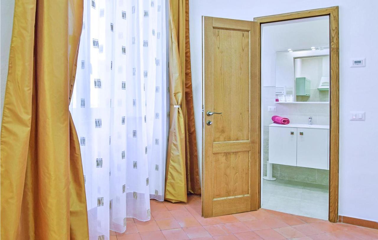 1 Bedroom Gorgeous Apartment In 阿雷佐 外观 照片